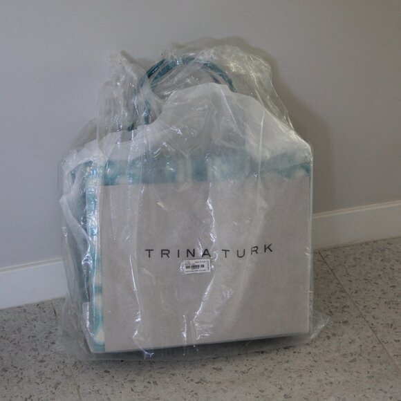 Trina Turk SEABAY SOUTHBAY LARGE TOTE BAG * Brand New with Tag Turquoise - Picture 2 of 3